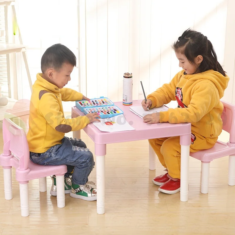 Пластиковый стол и набор стуль – обзор и цена Kids Outdoor Table And Chair Set